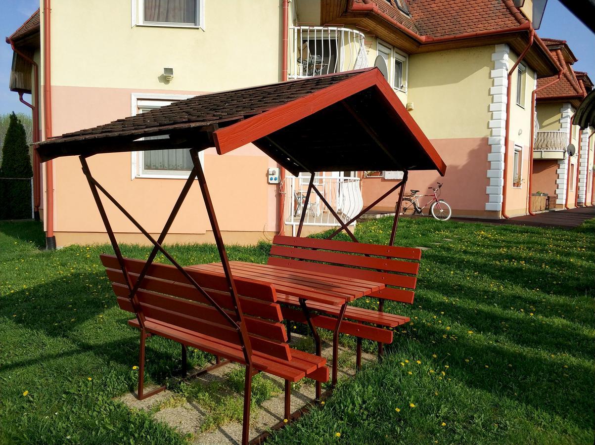 Apartamento ART Éden Hajdúszoboszló Exterior foto